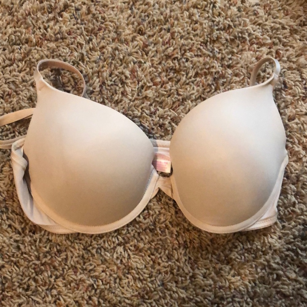 32D VS Wear Everywhere Push Up Bra